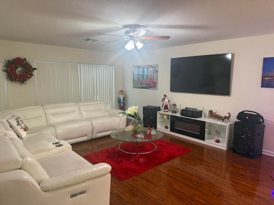 На продажу: $469,000 (3 спален, 2 ванн, 1897 Квадратных фут)