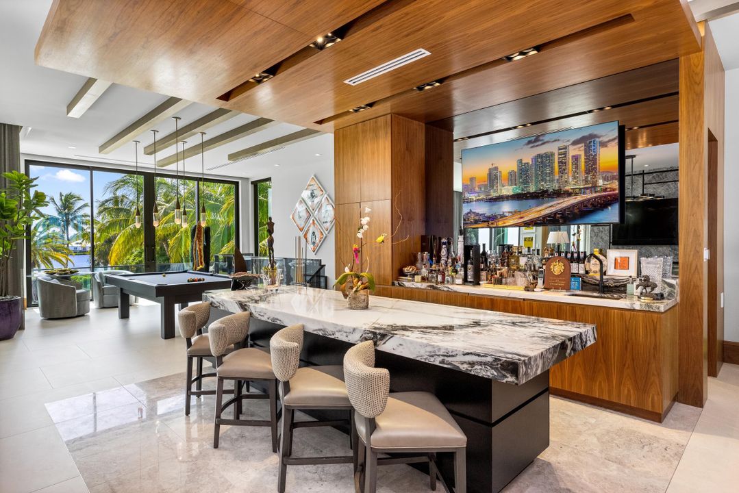 На продажу: $85,000,000 (6 спален, 10 ванн, 19661 Квадратных фут)