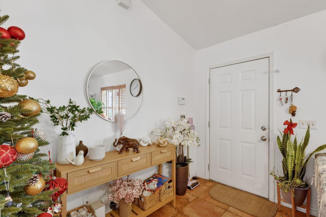 На продажу: $350,000 (3 спален, 2 ванн, 1254 Квадратных фут)