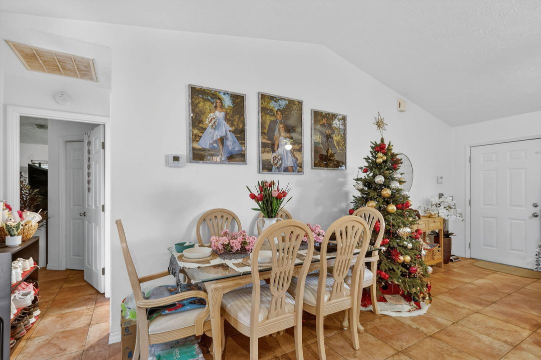 На продажу: $350,000 (3 спален, 2 ванн, 1254 Квадратных фут)