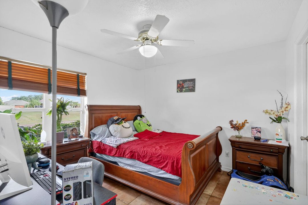 На продажу: $350,000 (3 спален, 2 ванн, 1254 Квадратных фут)