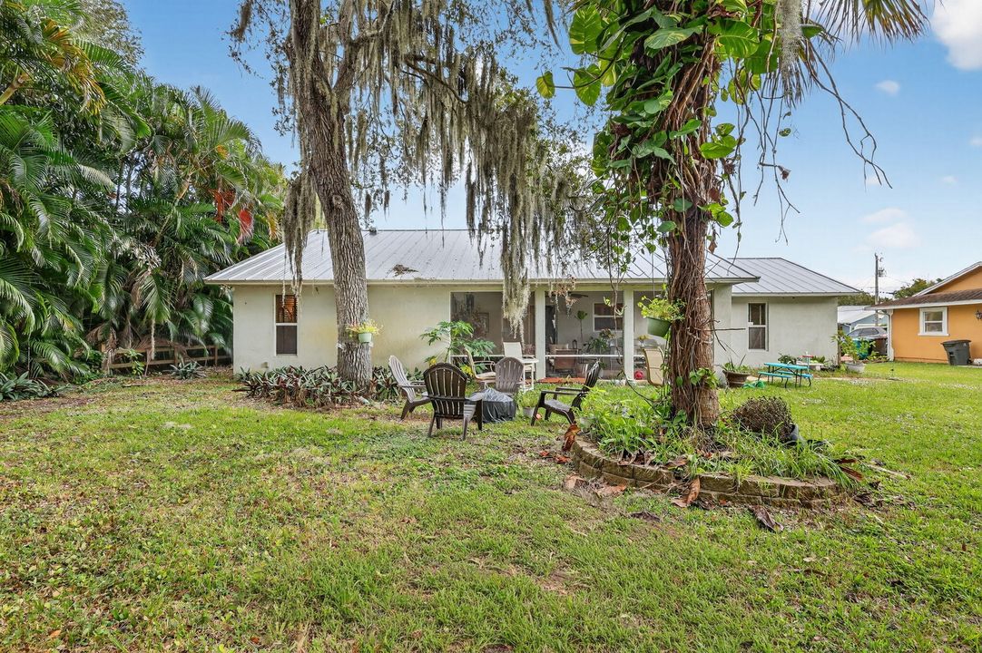 На продажу: $350,000 (3 спален, 2 ванн, 1254 Квадратных фут)