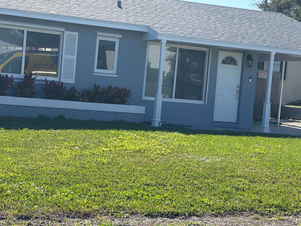 For Rent: $2,400 (2 beds, 2 baths, 1110 Square Feet)