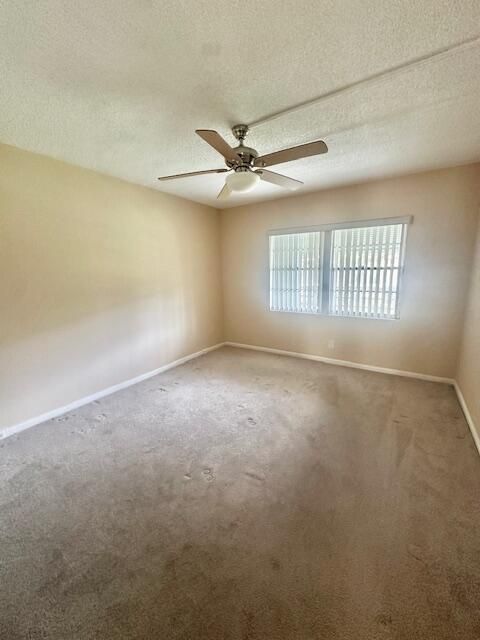 待售: $105,000 (2 贝兹, 1 浴室, 835 平方英尺)