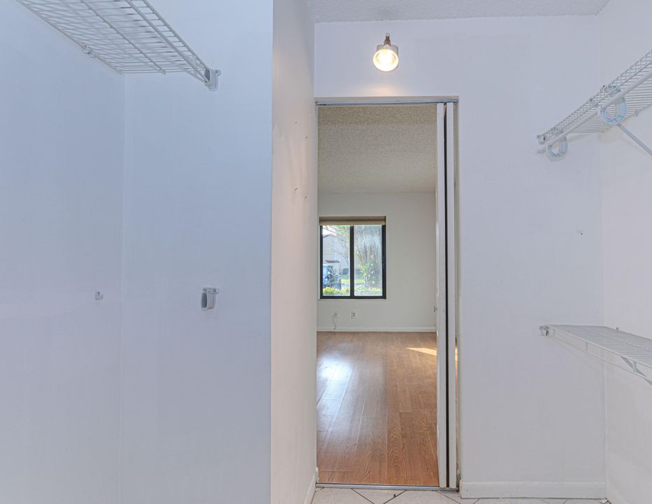 В аренду: $1,750 (1 спален, 1 ванн, 717 Квадратных фут)