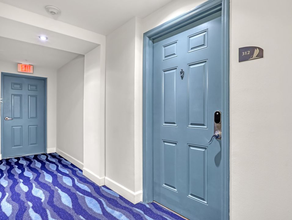 На продажу: $459,000 (2 спален, 2 ванн, 1329 Квадратных фут)