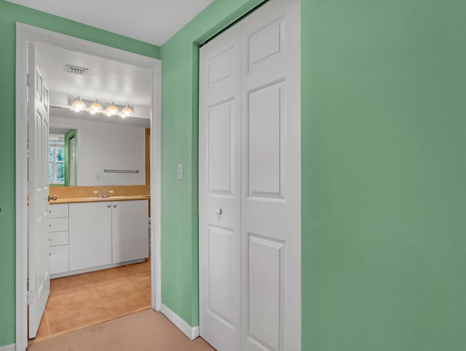 На продажу: $459,000 (2 спален, 2 ванн, 1329 Квадратных фут)