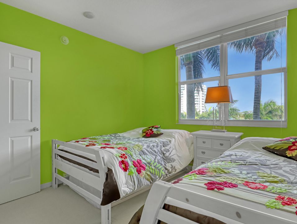 На продажу: $459,000 (2 спален, 2 ванн, 1329 Квадратных фут)