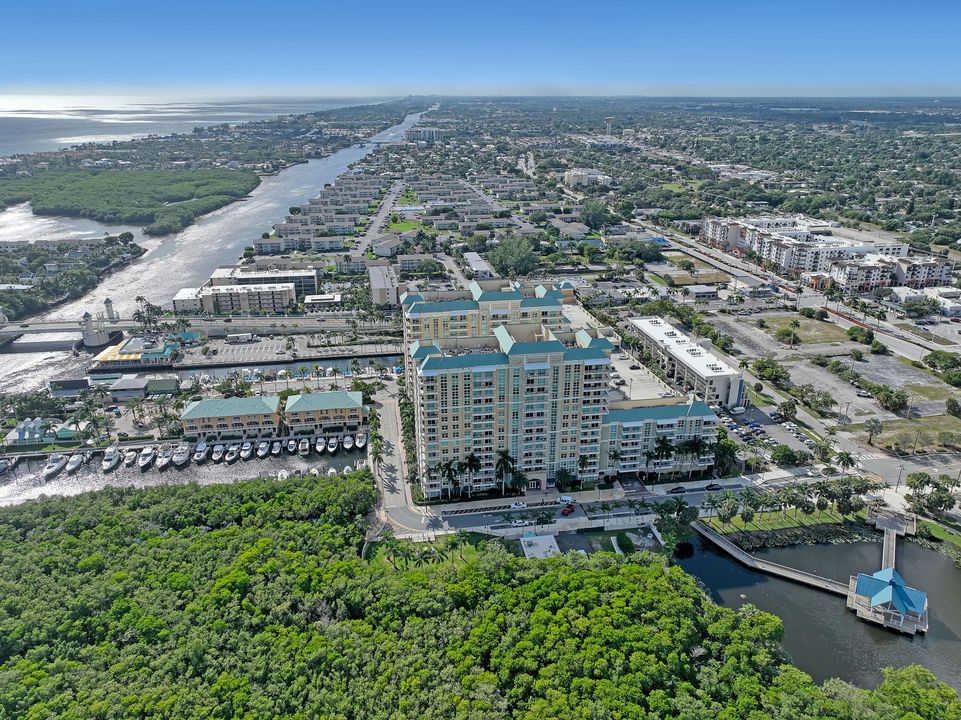 На продажу: $459,000 (2 спален, 2 ванн, 1329 Квадратных фут)