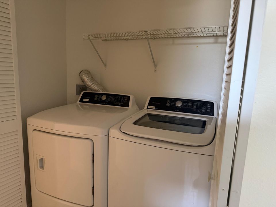 На продажу: $179,000 (1 спален, 1 ванн, 904 Квадратных фут)