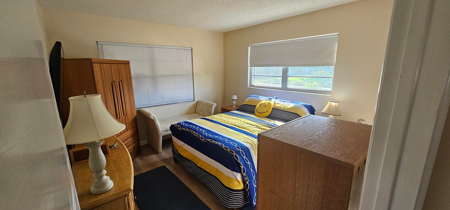 For Sale: $139,900 (2 beds, 1 baths, 820 Square Feet)