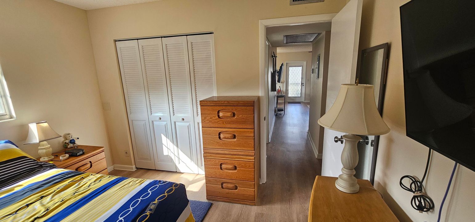 For Sale: $139,900 (2 beds, 1 baths, 820 Square Feet)