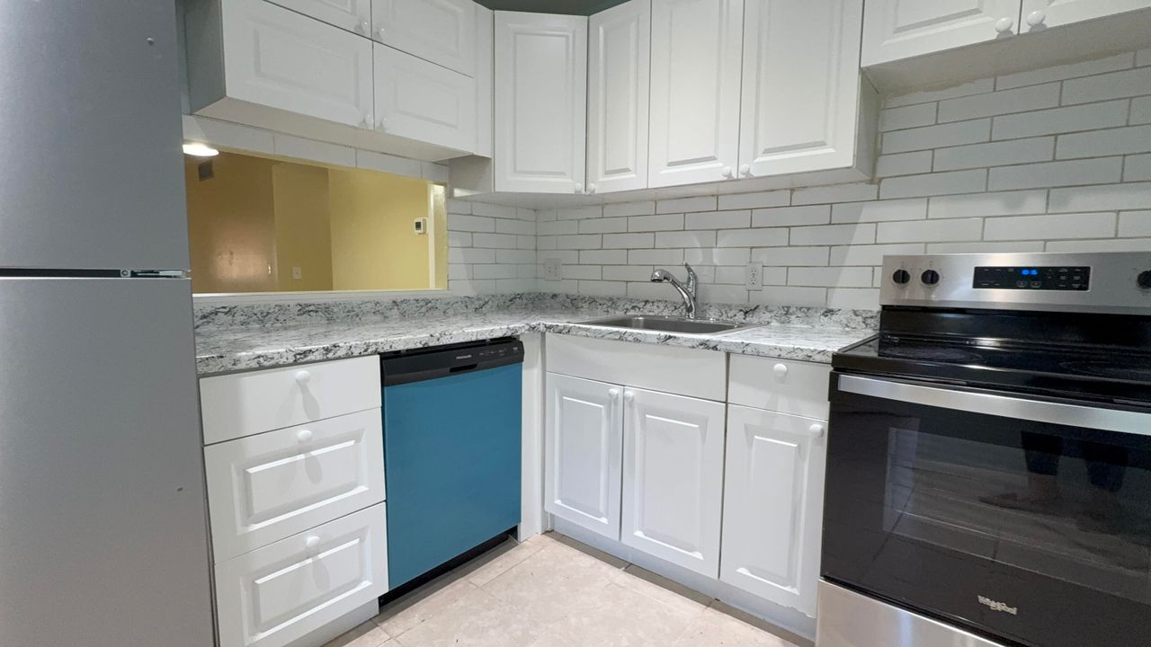 For Rent: $1,600 (2 beds, 2 baths, 1088 Square Feet)