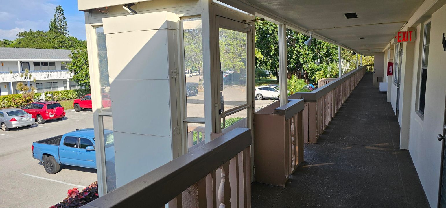 For Sale: $139,900 (2 beds, 1 baths, 820 Square Feet)