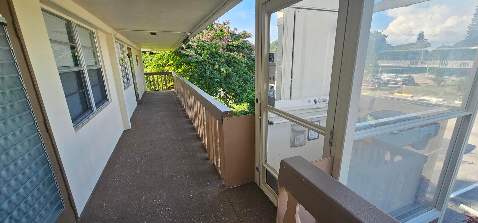 For Sale: $139,900 (2 beds, 1 baths, 820 Square Feet)