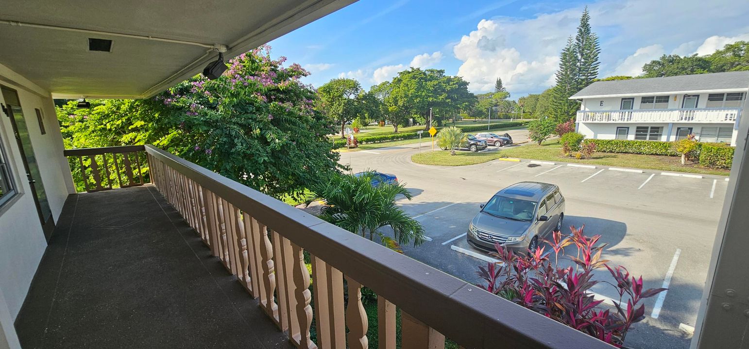 For Sale: $139,900 (2 beds, 1 baths, 820 Square Feet)