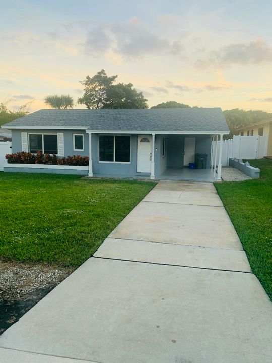 For Rent: $2,400 (2 beds, 2 baths, 1110 Square Feet)