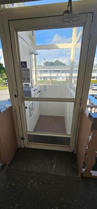 For Sale: $139,900 (2 beds, 1 baths, 820 Square Feet)