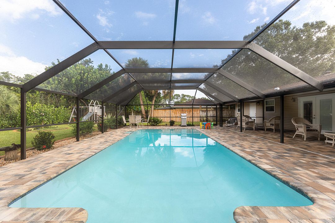 For Sale: $524,900 (3 beds, 2 baths, 1323 Square Feet)