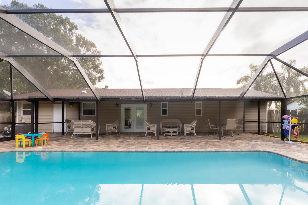 For Sale: $524,900 (3 beds, 2 baths, 1323 Square Feet)