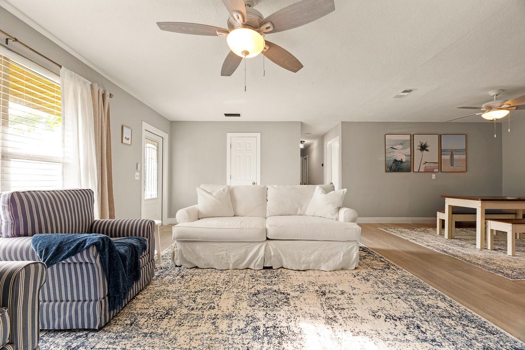 For Sale: $524,900 (3 beds, 2 baths, 1323 Square Feet)