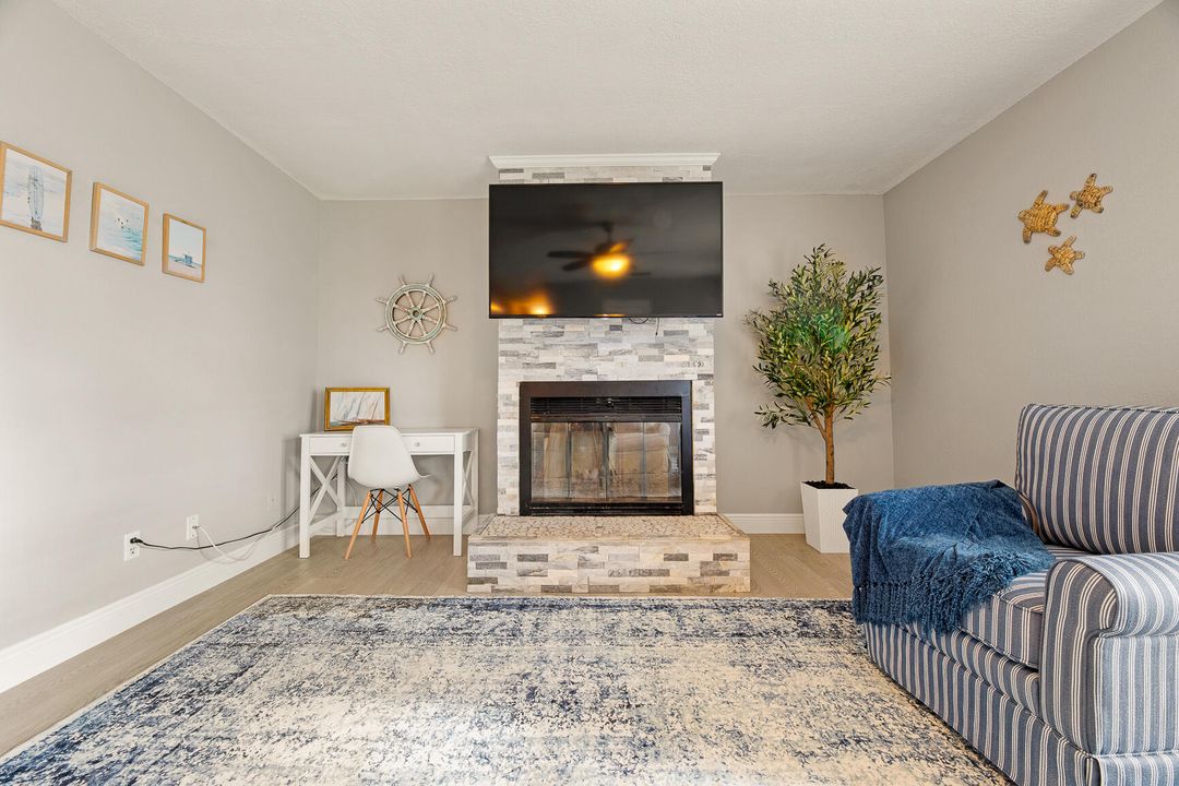 For Sale: $524,900 (3 beds, 2 baths, 1323 Square Feet)