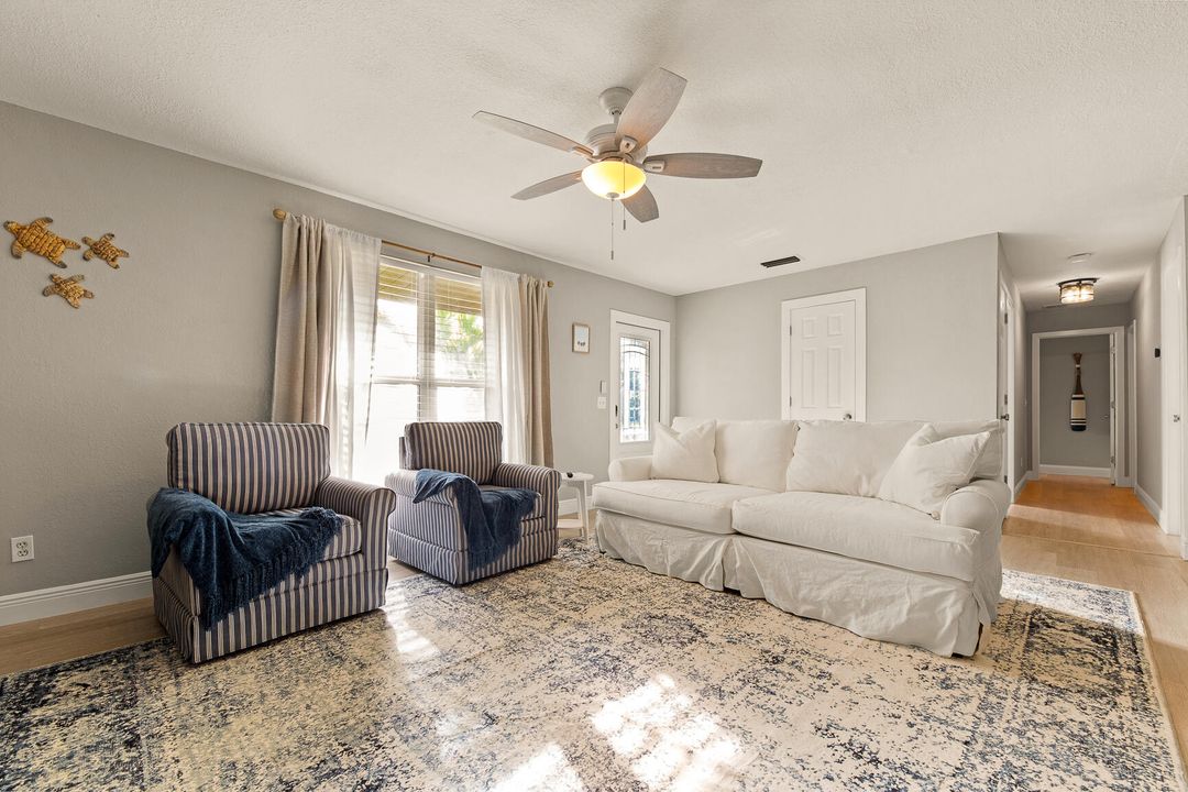 For Sale: $524,900 (3 beds, 2 baths, 1323 Square Feet)