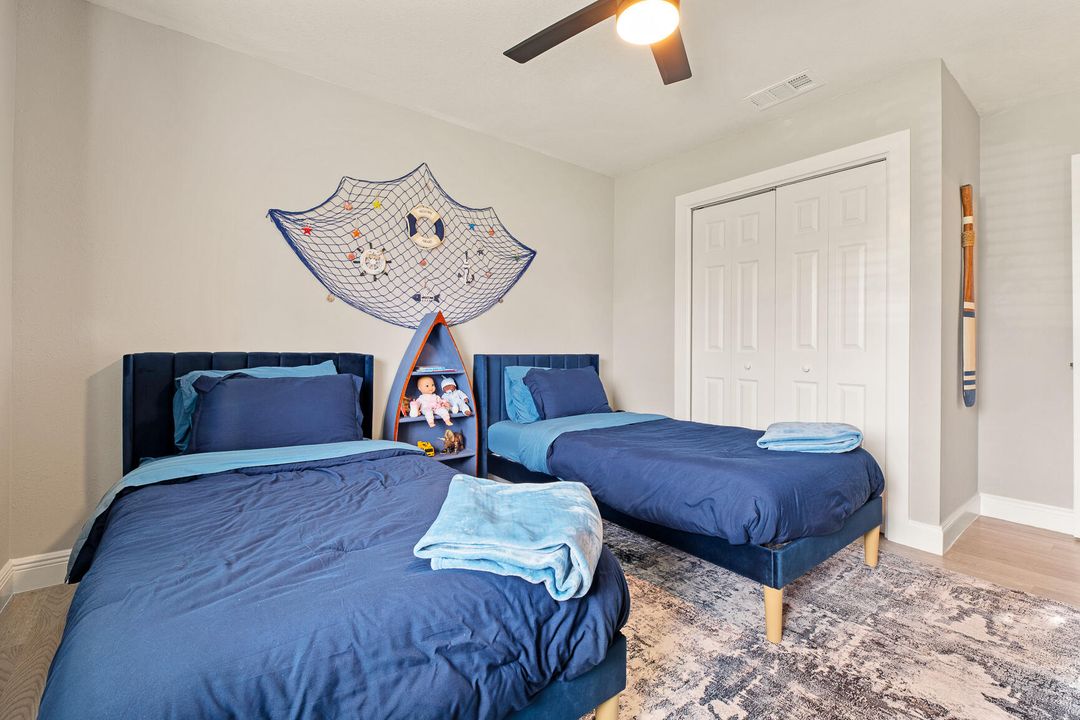 For Sale: $524,900 (3 beds, 2 baths, 1323 Square Feet)