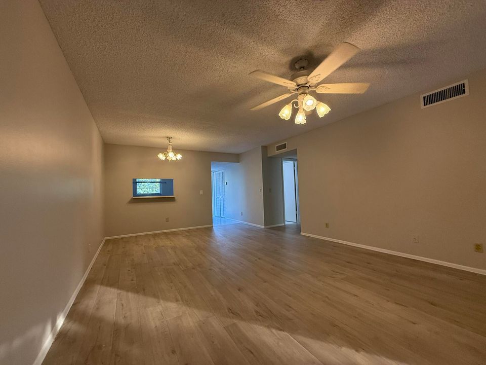 For Rent: $1,600 (2 beds, 2 baths, 1088 Square Feet)