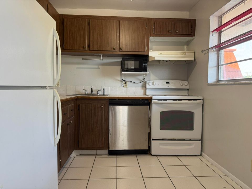 For Rent: $1,600 (2 beds, 2 baths, 1088 Square Feet)