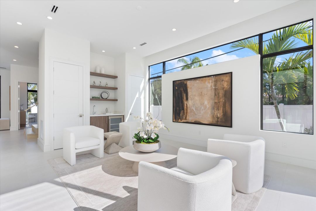 For Sale: $5,695,000 (5 beds, 6 baths, 5228 Square Feet)