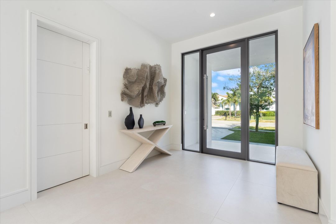 For Sale: $5,695,000 (5 beds, 6 baths, 5228 Square Feet)