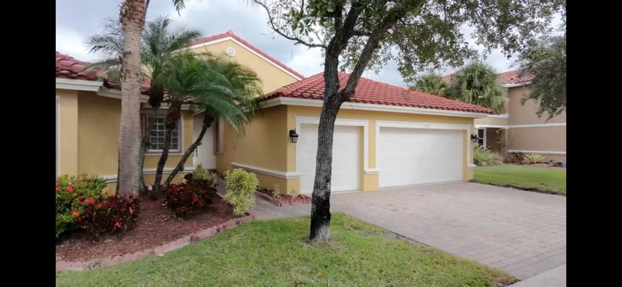 En Venta: $799,000 (5 camas, 4 baños, 2602 Pies cuadrados)