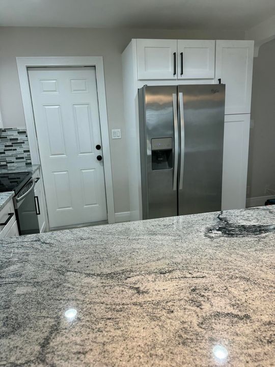 For Rent: $2,400 (2 beds, 2 baths, 1110 Square Feet)