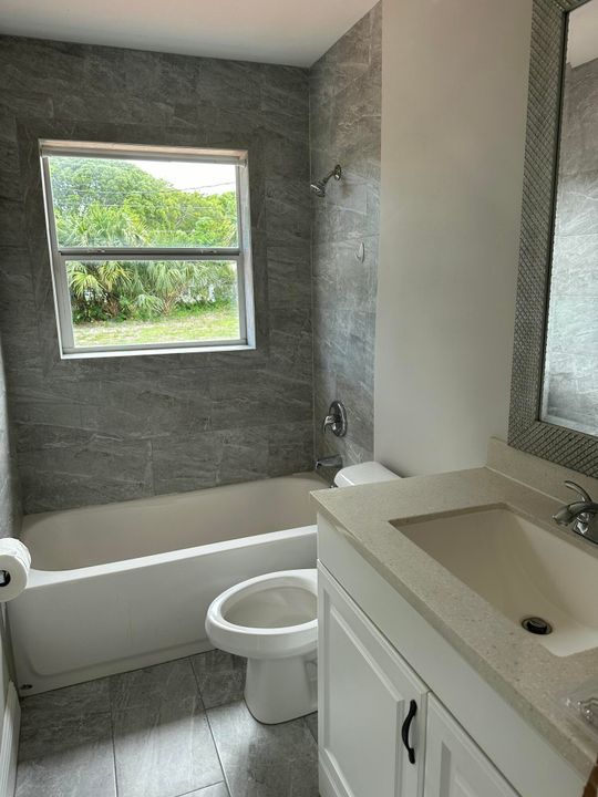 For Rent: $2,400 (2 beds, 2 baths, 1110 Square Feet)