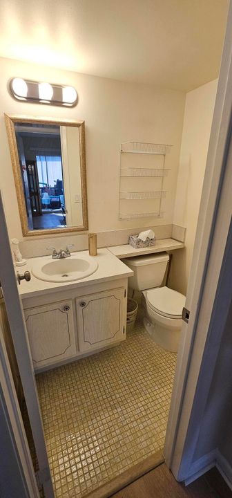 For Sale: $139,900 (2 beds, 1 baths, 820 Square Feet)