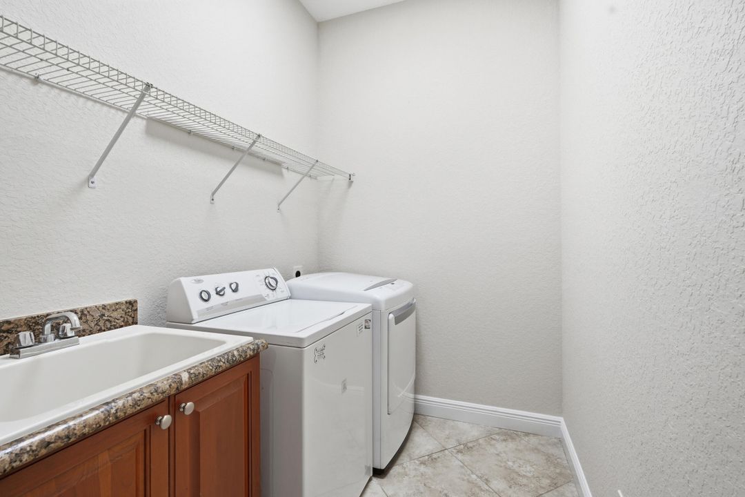 For Sale: $525,000 (3 beds, 3 baths, 2668 Square Feet)