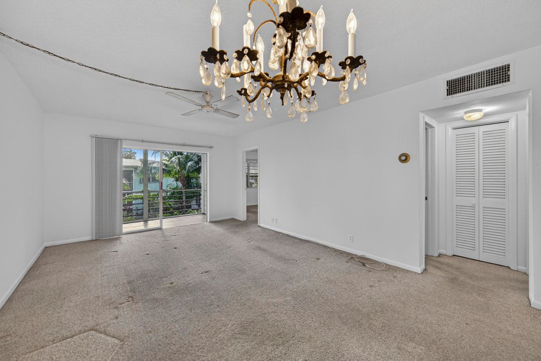 For Sale: $119,000 (2 beds, 2 baths, 850 Square Feet)