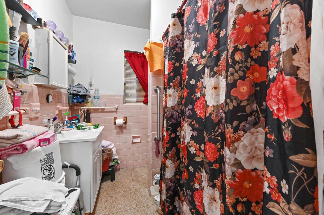 En Venta: $249,900 (2 camas, 1 baños, 1000 Pies cuadrados)