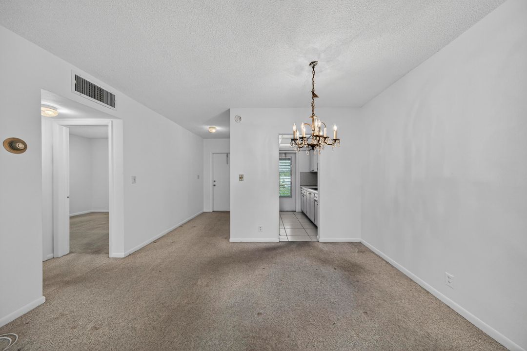 For Sale: $119,000 (2 beds, 2 baths, 850 Square Feet)