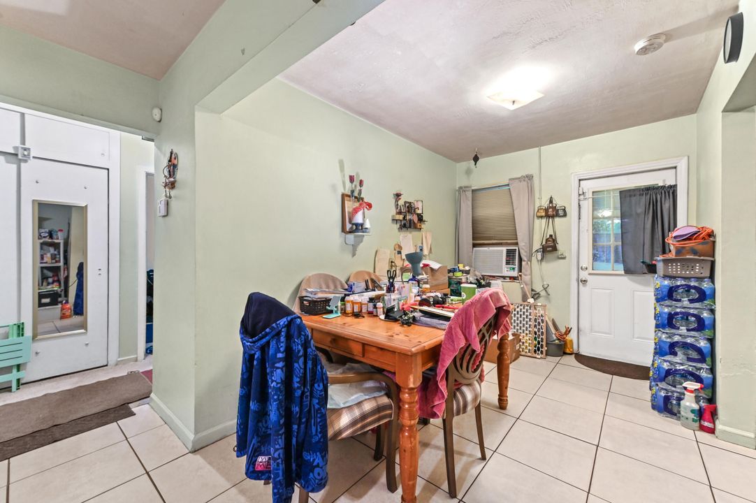 En Venta: $249,900 (2 camas, 1 baños, 1000 Pies cuadrados)