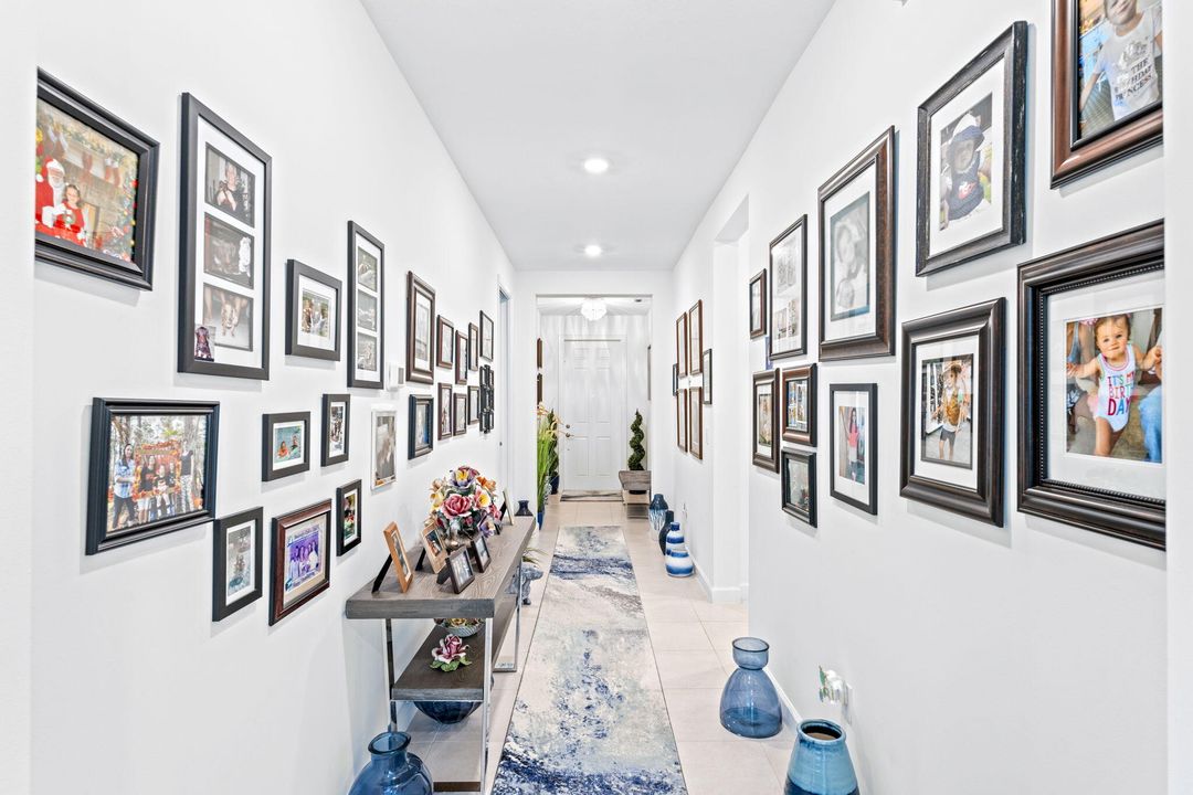 En Venta: $875,000 (4 camas, 3 baños, 2803 Pies cuadrados)