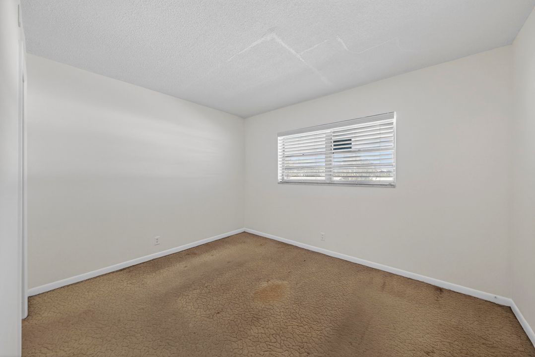 For Sale: $119,000 (2 beds, 2 baths, 850 Square Feet)