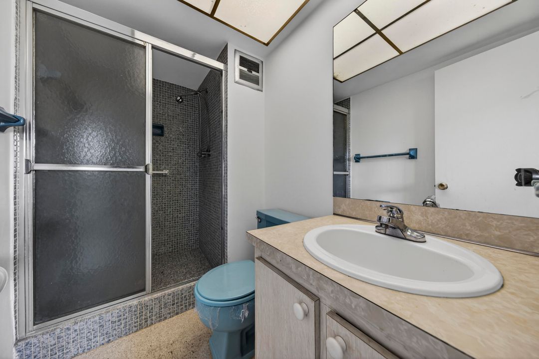 For Sale: $119,000 (2 beds, 2 baths, 850 Square Feet)