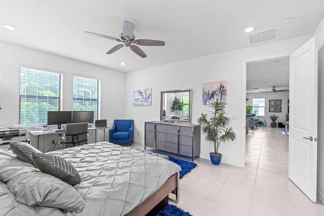 En Venta: $875,000 (4 camas, 3 baños, 2803 Pies cuadrados)