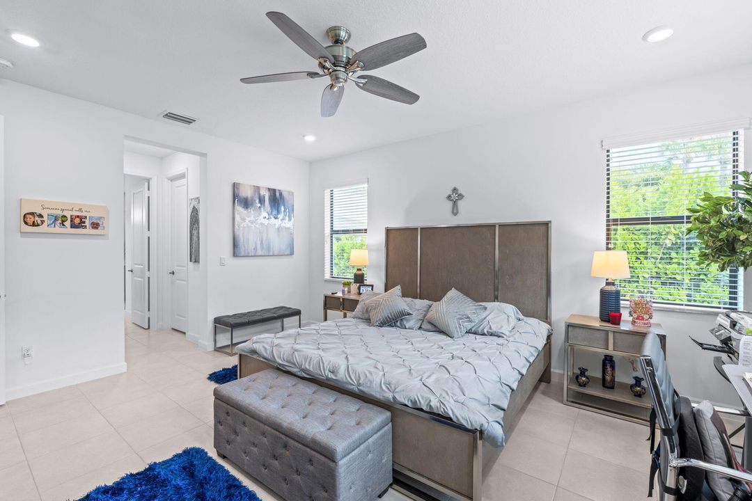 En Venta: $875,000 (4 camas, 3 baños, 2803 Pies cuadrados)