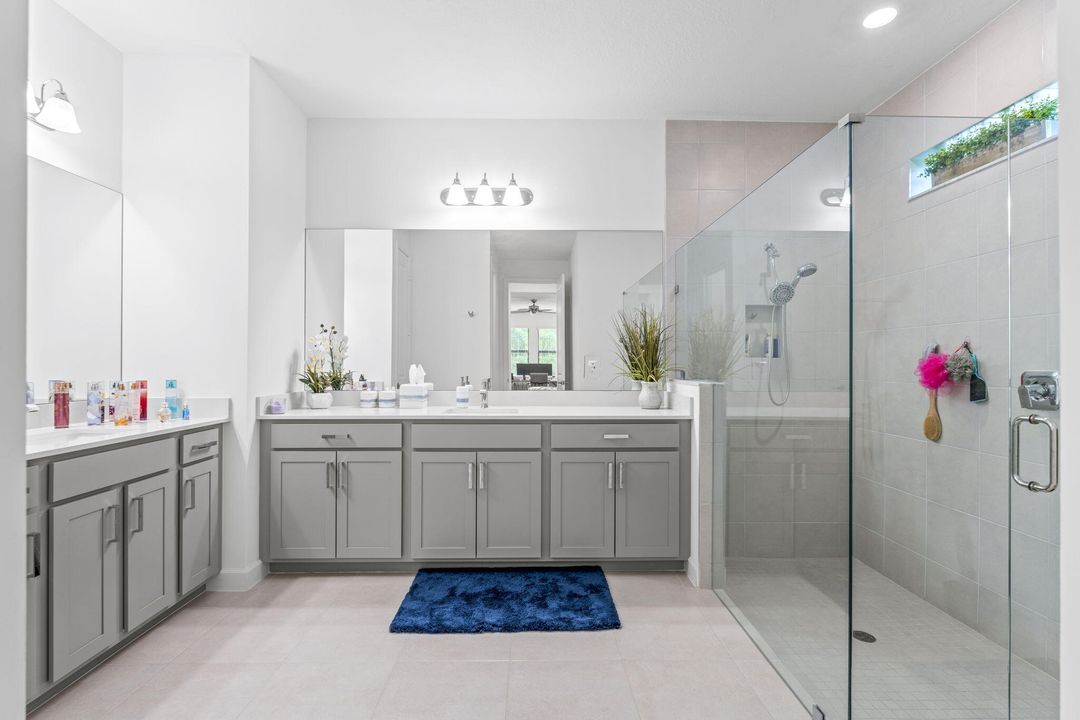 En Venta: $875,000 (4 camas, 3 baños, 2803 Pies cuadrados)