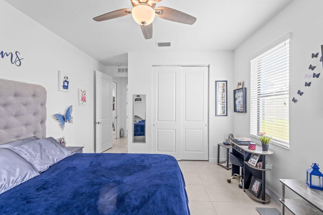 En Venta: $875,000 (4 camas, 3 baños, 2803 Pies cuadrados)