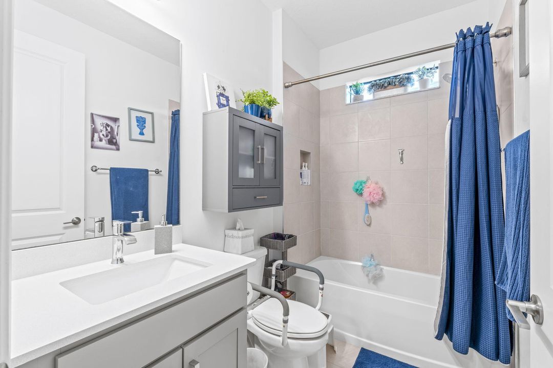 En Venta: $875,000 (4 camas, 3 baños, 2803 Pies cuadrados)