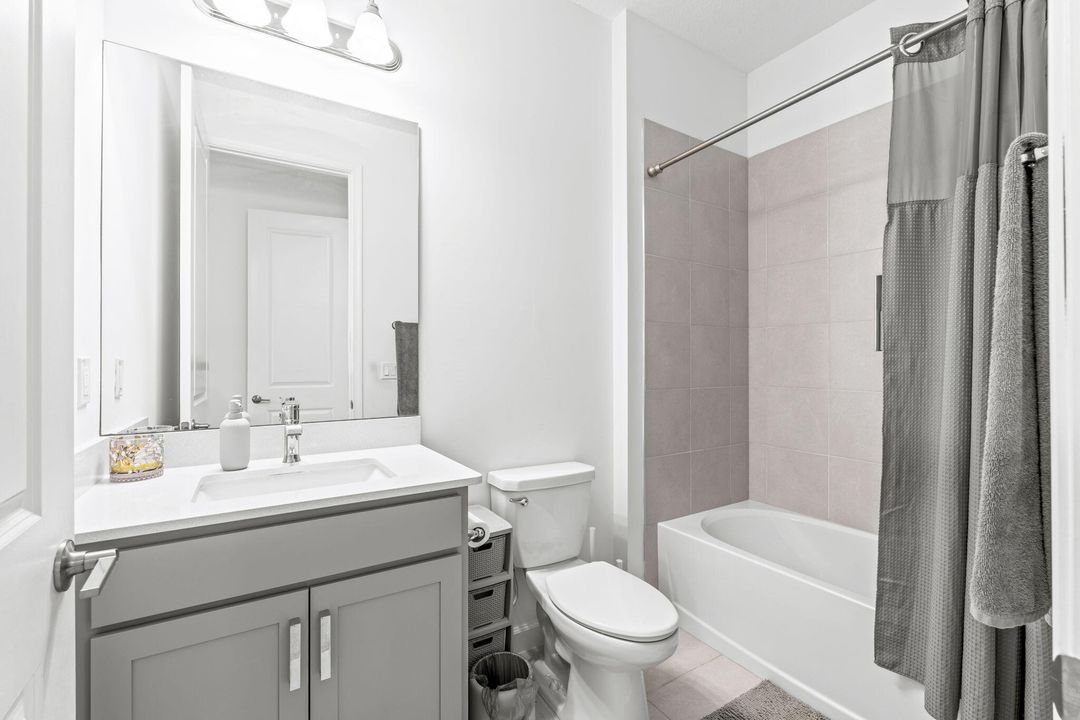 En Venta: $875,000 (4 camas, 3 baños, 2803 Pies cuadrados)